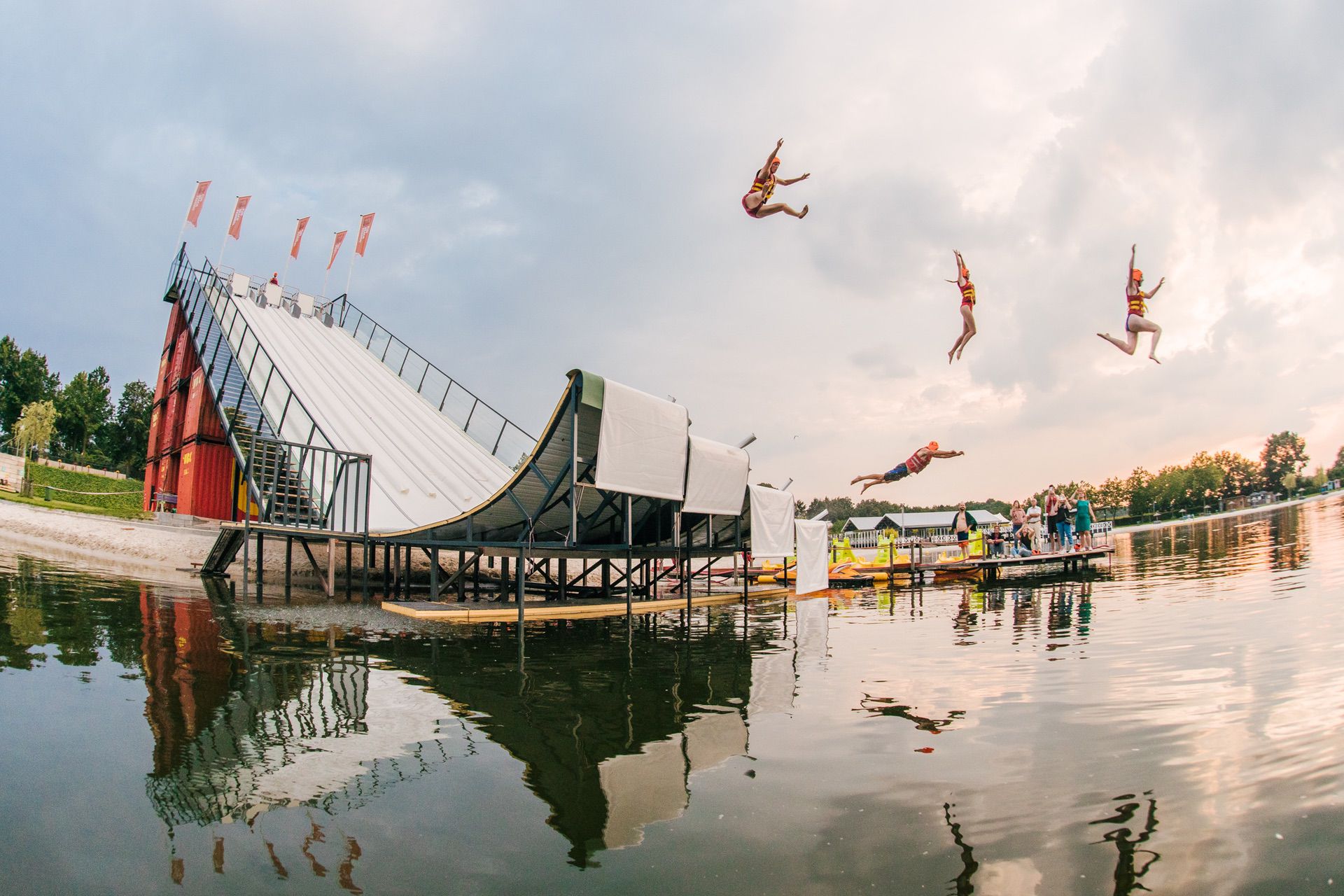 Volgen Intrekking Onregelmatigheden Fun Beach in Panheel opent reuzenglijbaan Super Slide