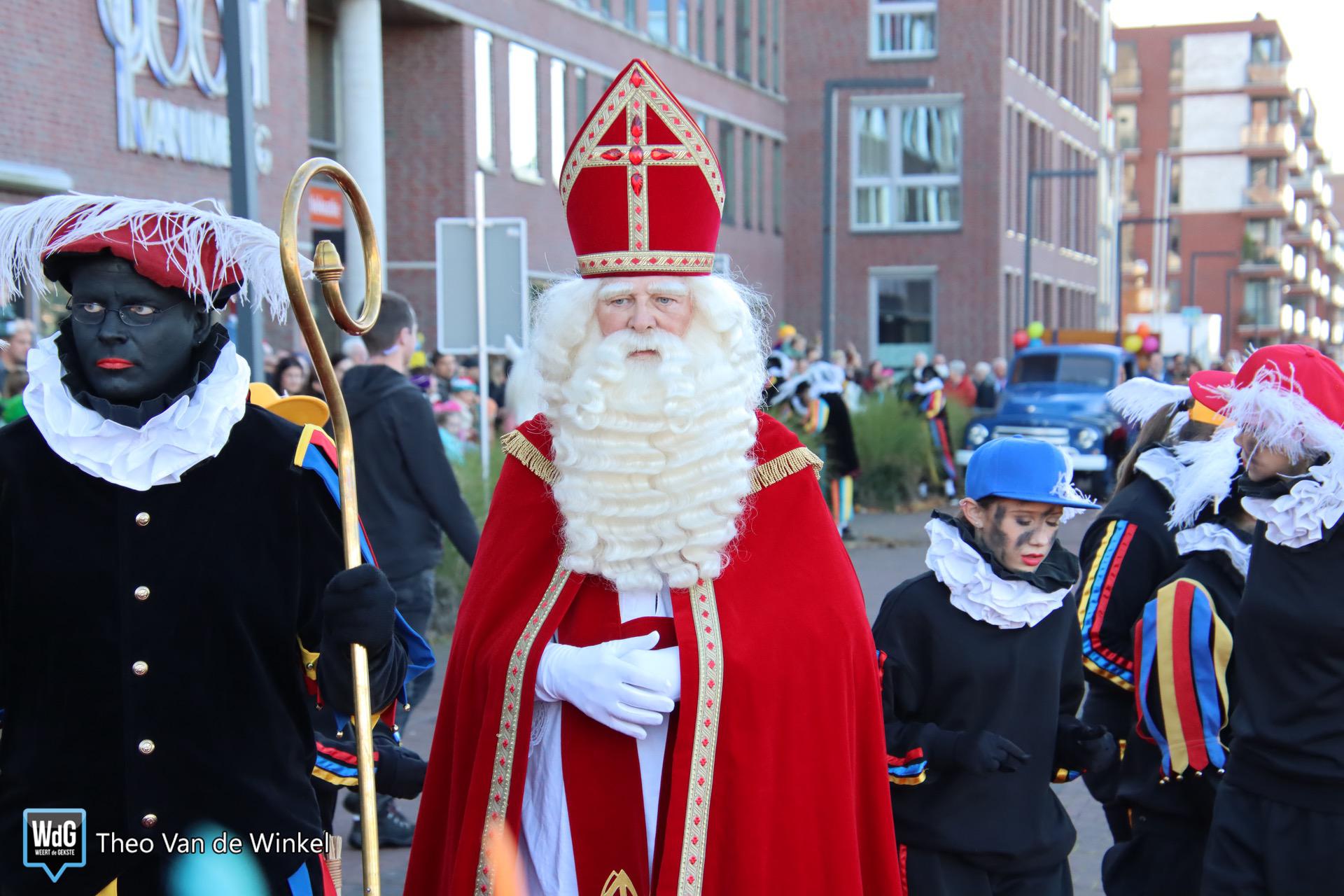 muur Aanpassing Bejaarden Intocht Sinterklaas Weert in beeld