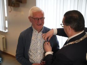Harrie Saes (93) krijgt een Koninklijke onderscheiding