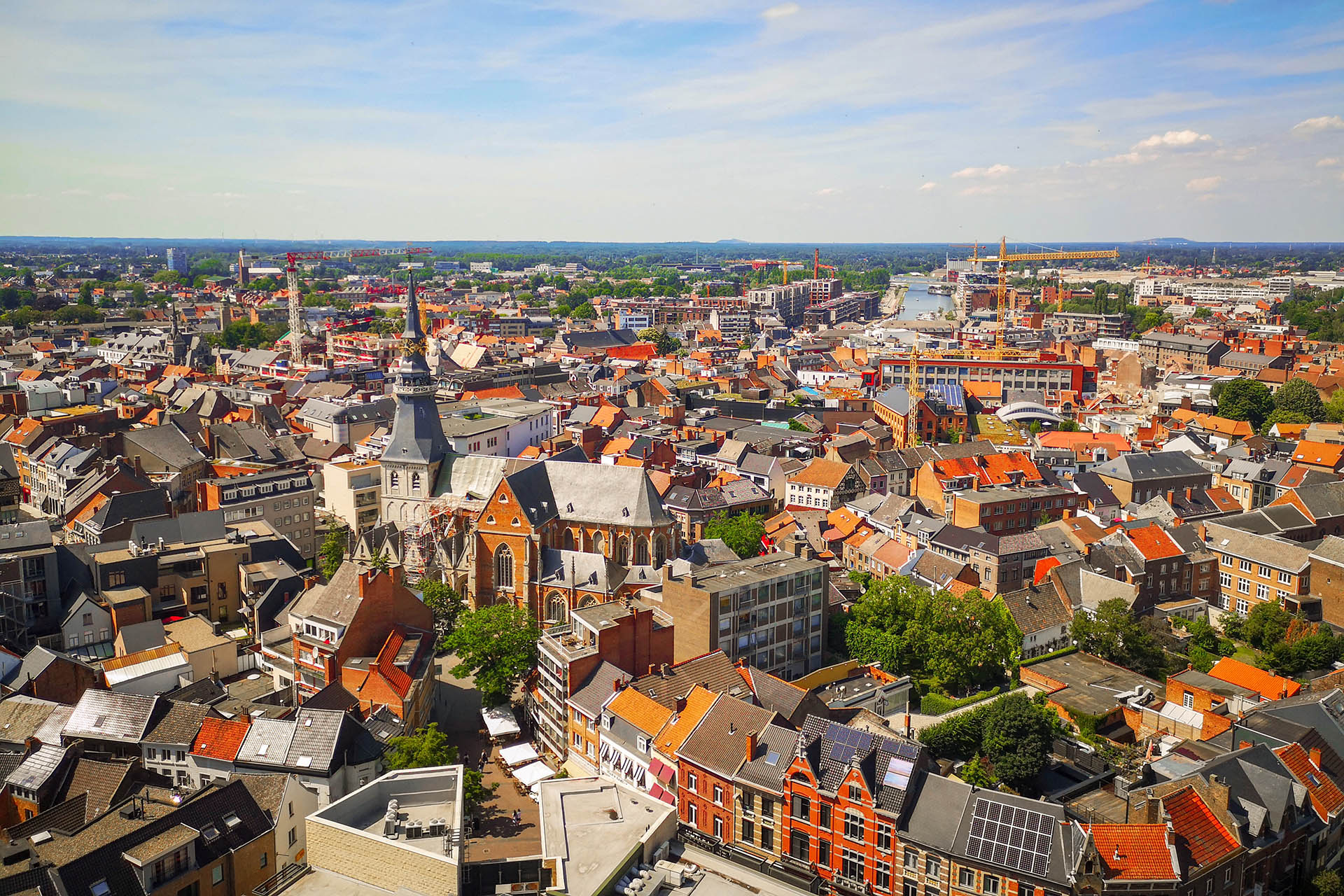 Architectuurexcursie vanuit Weert naar het Belgische Hasselt