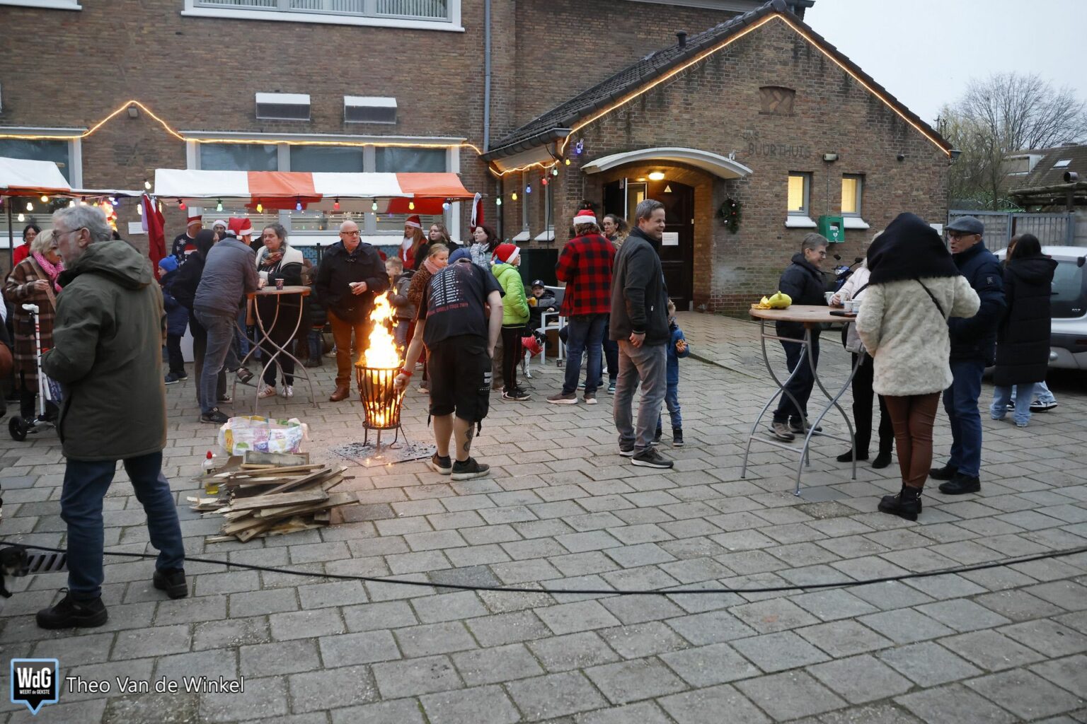 Lewondr Kerstboompiek ster, 3D zeshoekige ledlamp, kerstster, piek, met timer en 8 lichtmodi, USB-aangedreven afstandsbediening, kerstdecoratie, verlichting, kerstboomster, zilver