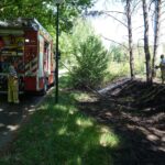 Brandweer dooft bermbrand aan Randweg-Oost in Budel