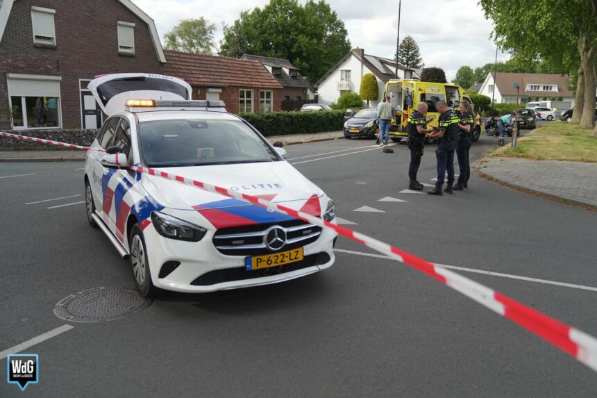 Motorrijder gewond na aanrijding op kruising in Budel