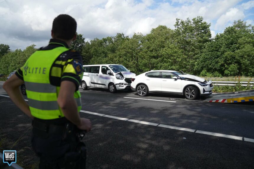 Kettingbotsing met vier voertuigen op A2 bij Hunsel