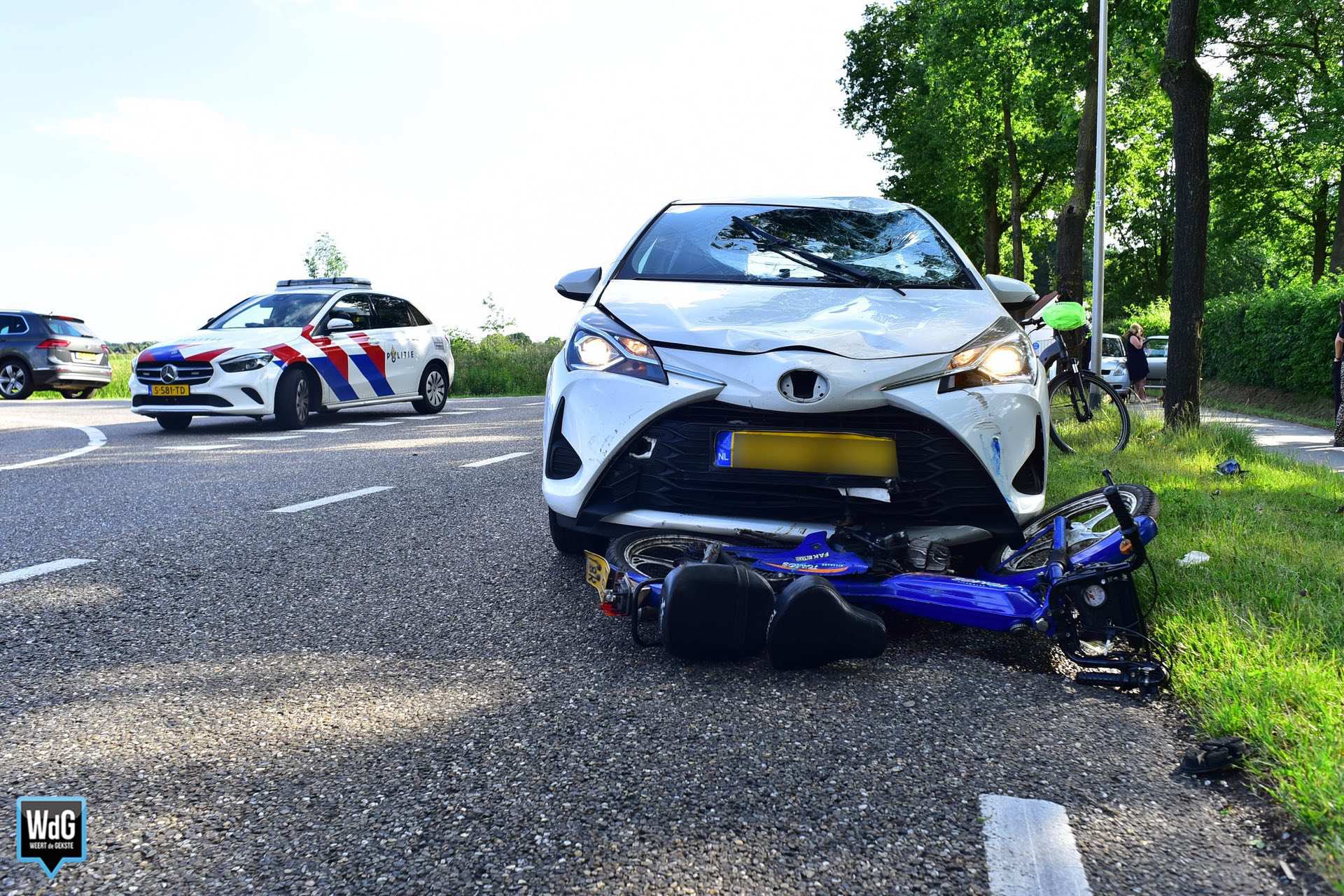 Bromfietser gewond bij aanrijding op Heldensedijk in Roggel
