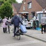 Wijk Leuken stond zondag vol met tweedehands koopjes