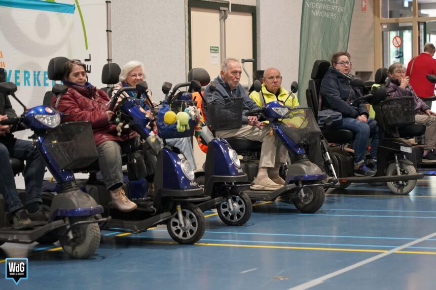 Senioren krijgen rijtips tijdens scootmobielcursus in Nederweert