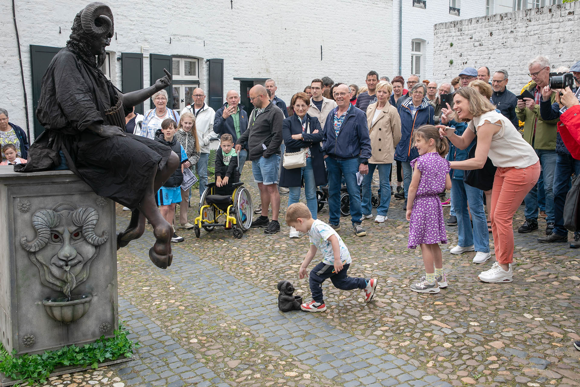 Levende standbeelden in Thorn - Fotograaf: Peter Rommers