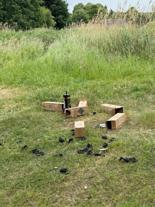 Lachgascilinders gedumpt