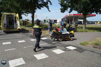 Fietser gewond na botsing met bestelauto in Budel