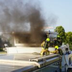 Rookontwikkeling op binnenvaartschip aan Industriekade in Weert