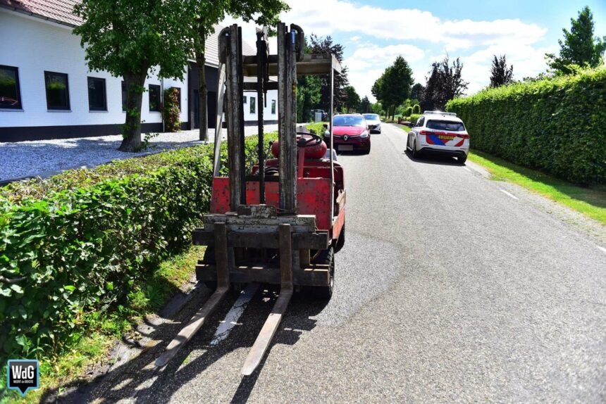 Heftruck vat vlam op Horsterweg in Stramproy