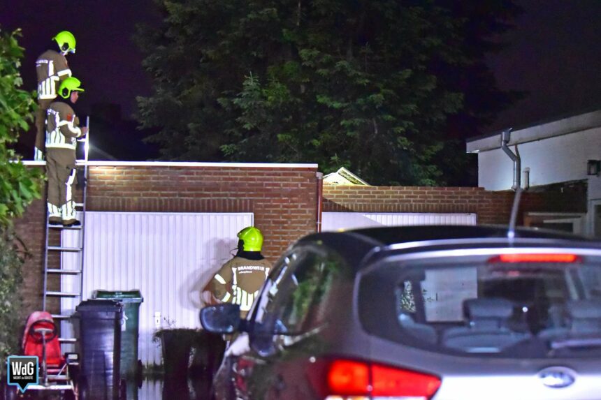Dak van garage ingestort in Ospel