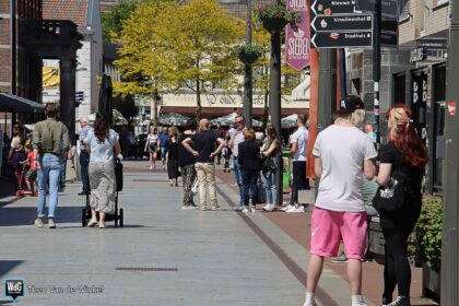 Archieffoto WdG - Koopzondag in Weert - Fotograaf: Theo Van de Winkel