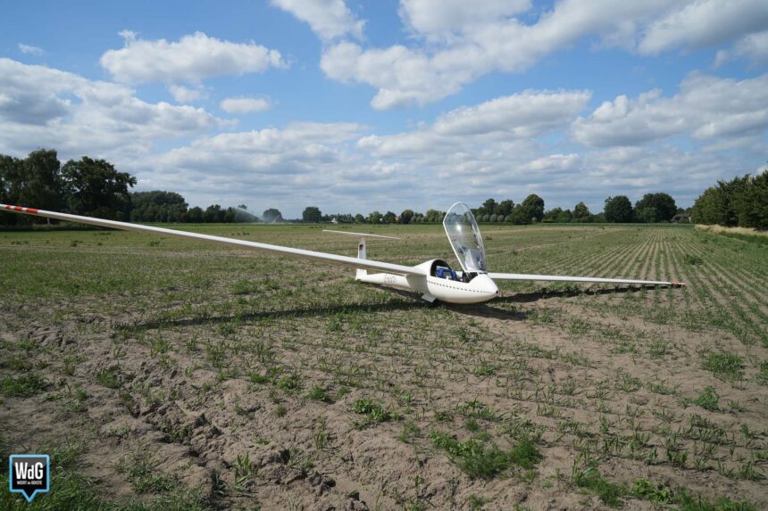 Tweede zweefvliegtuig maakt landing in akker bij Tungelroy