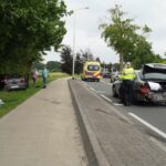 Auto in greppel na botsing op Frans Strouxstraat in Stramproy