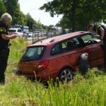 Auto belandt in greppel naast N280 in Kelpen-Oler