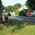 Auto botst met brommer op oversteek Napoleonsweg in Ittervoort