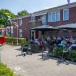 Wafels en gezelligheid op vernieuwd terras Willem Litjenshof