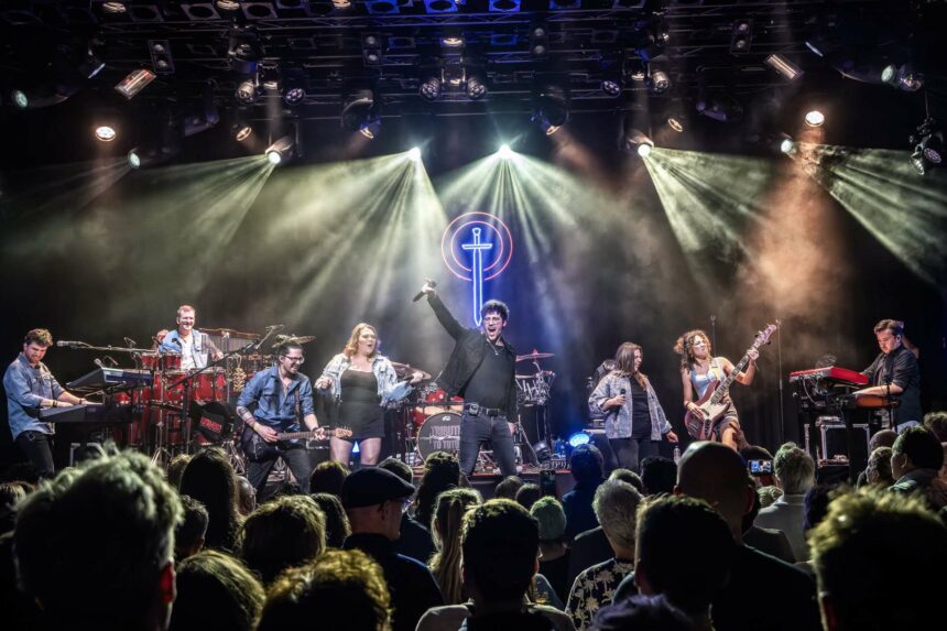 Foto via Tribute to TOTO