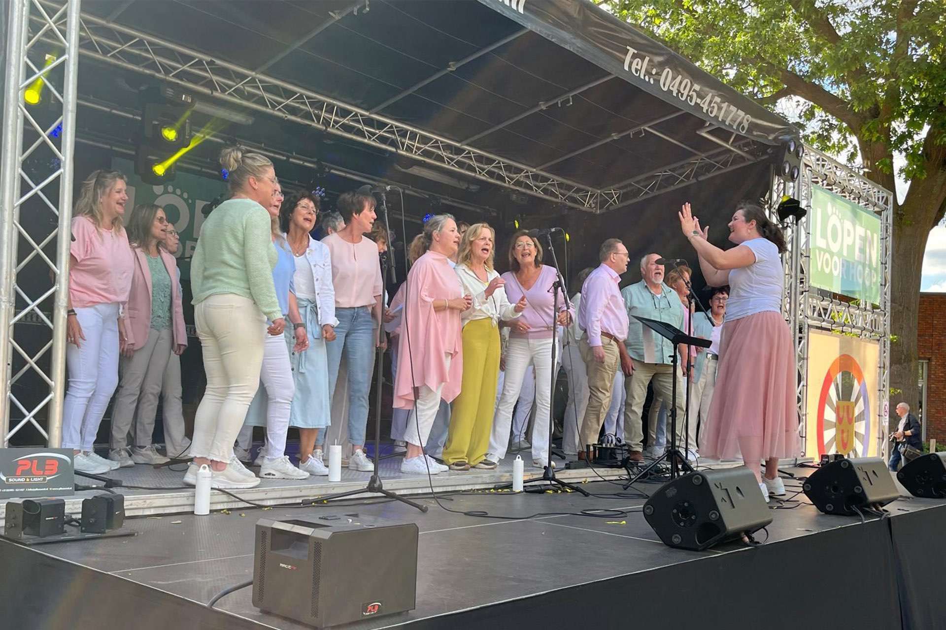 The Raystabbing Singers