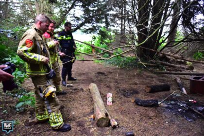 Knallen en rookontwikkeling in bosje aan Molenpad in Ospel