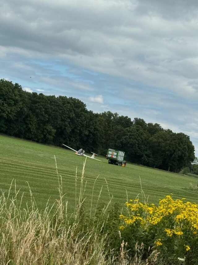 Zweefvliegtuig maakt noodlanding in Nederweert-Eind
