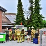 Dennenboom vat vlam na blikseminslag in Nederweert-Eind