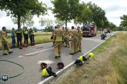 Automobilist overleden na botsing tegen boom in Heel