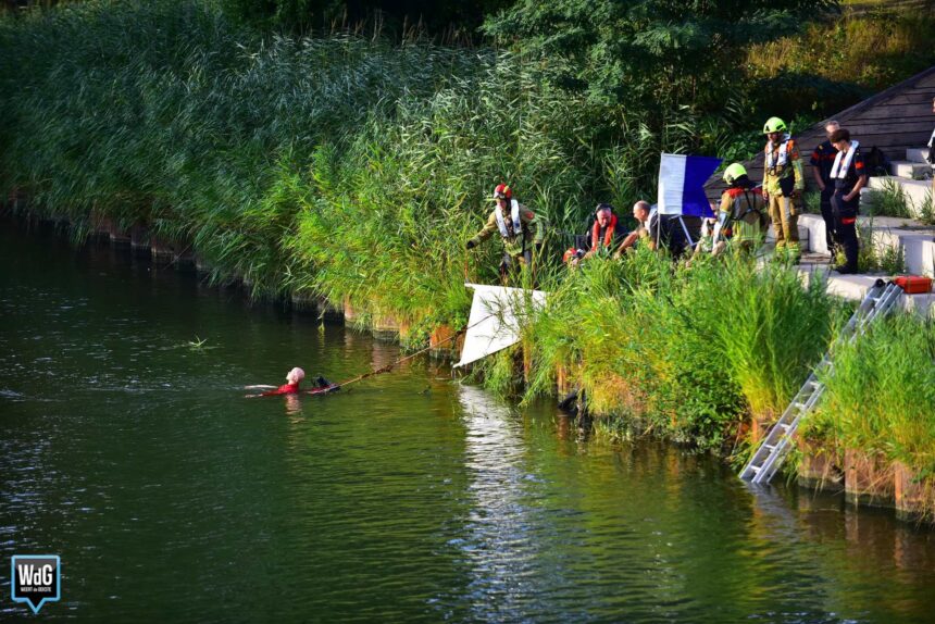 Brandweer oefent met duikteam bij Brug 15 in Nederweert