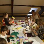 Kinderen maken eigen fantasiedier in Museum W