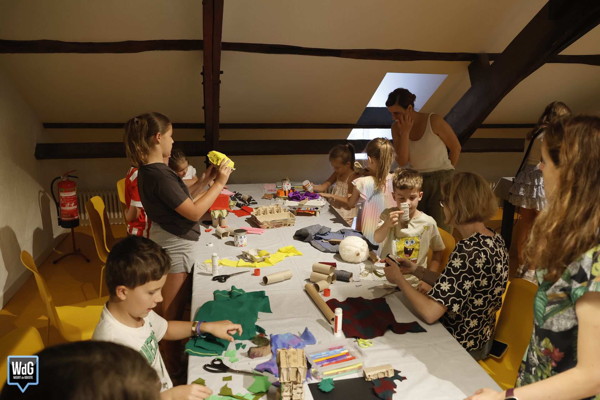 Kinderen maken eigen fantasiedier in Museum W