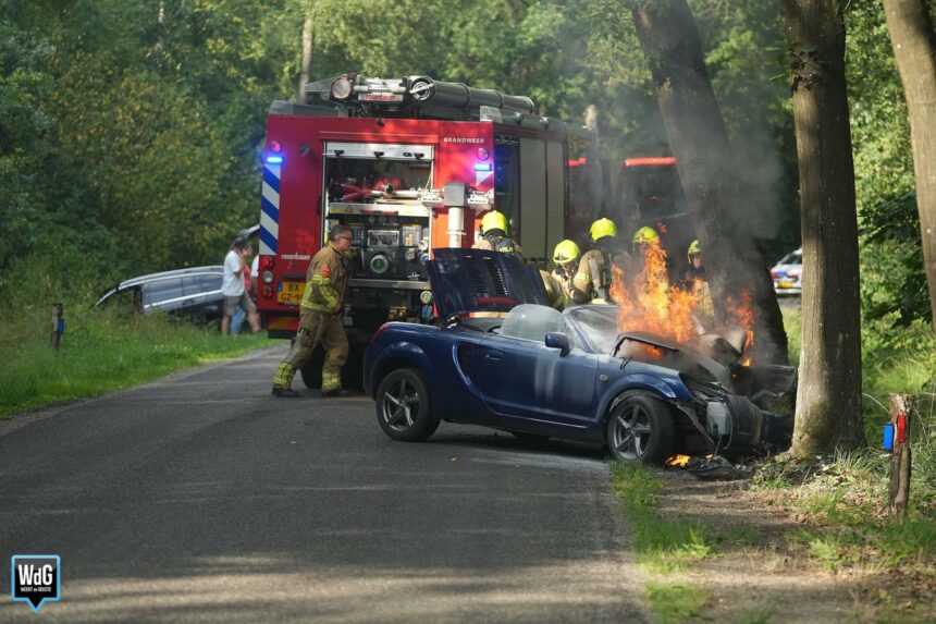 Uitwijkactie leidt tot botsing en brand op Pelmersheideweg