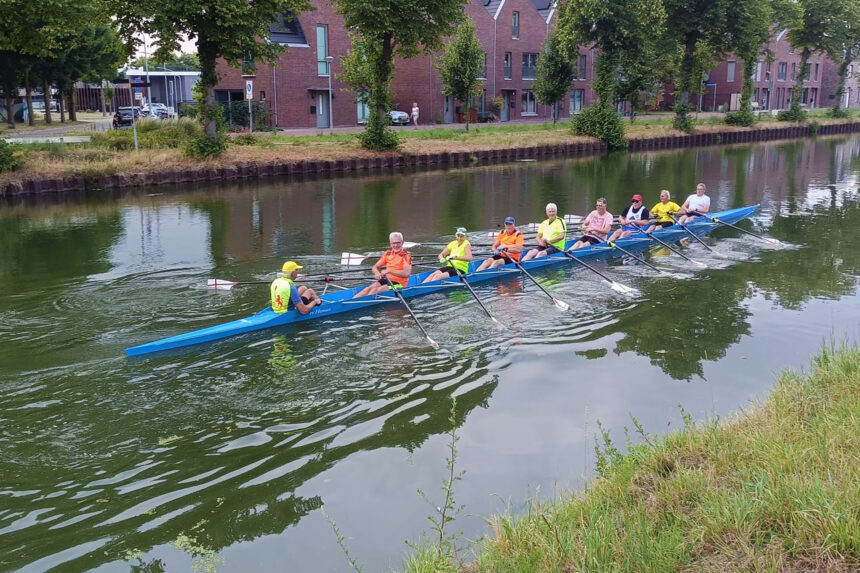 Achtpersoonsboot van Roeivereniging Weert