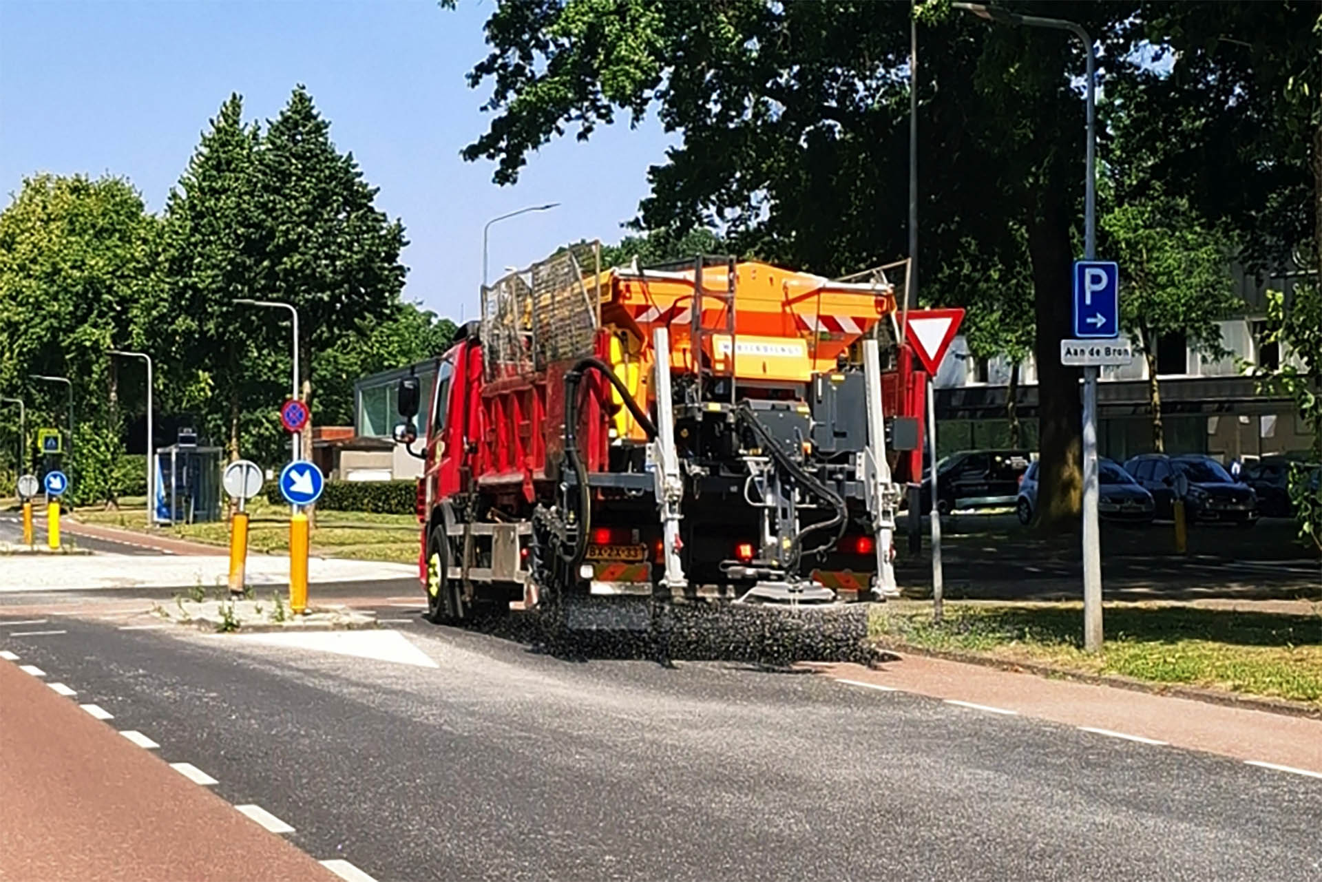 Zout strooien in de zomer - Foto door Gemeente Weert