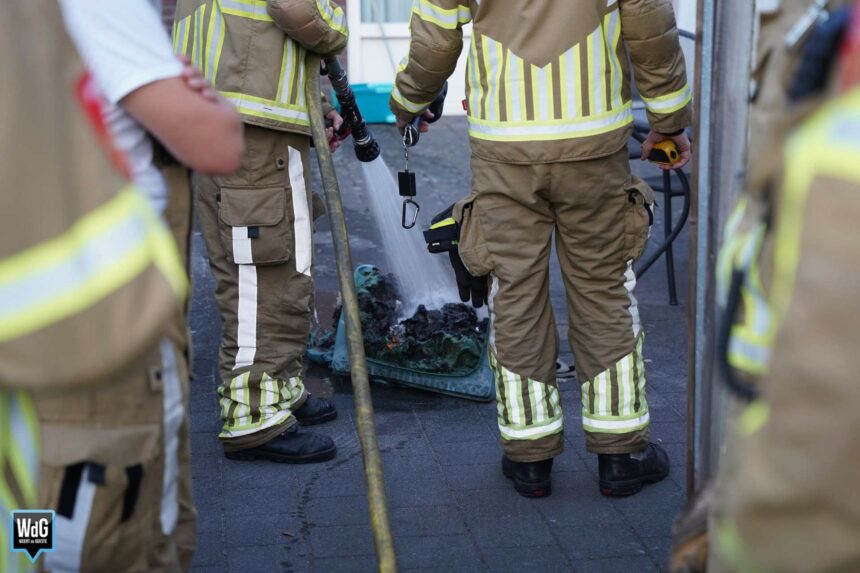 Duobak smelt weg bij brand aan Sutjensstraat