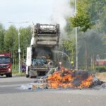 Vuilniswagen vat vlam op Kampershoek