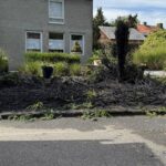 Struik vat vlam in Budel-Dorplein