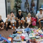 Warme en gezellige kinderbraderie in beeld