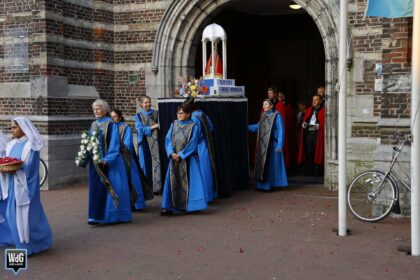 Viering Maria-Tenhemelopneming op warme zomeravond