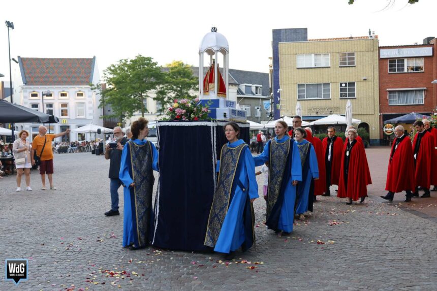 Viering Maria Tenhemelopneming in beeld | Fotograaf: Theo Van de Winkel