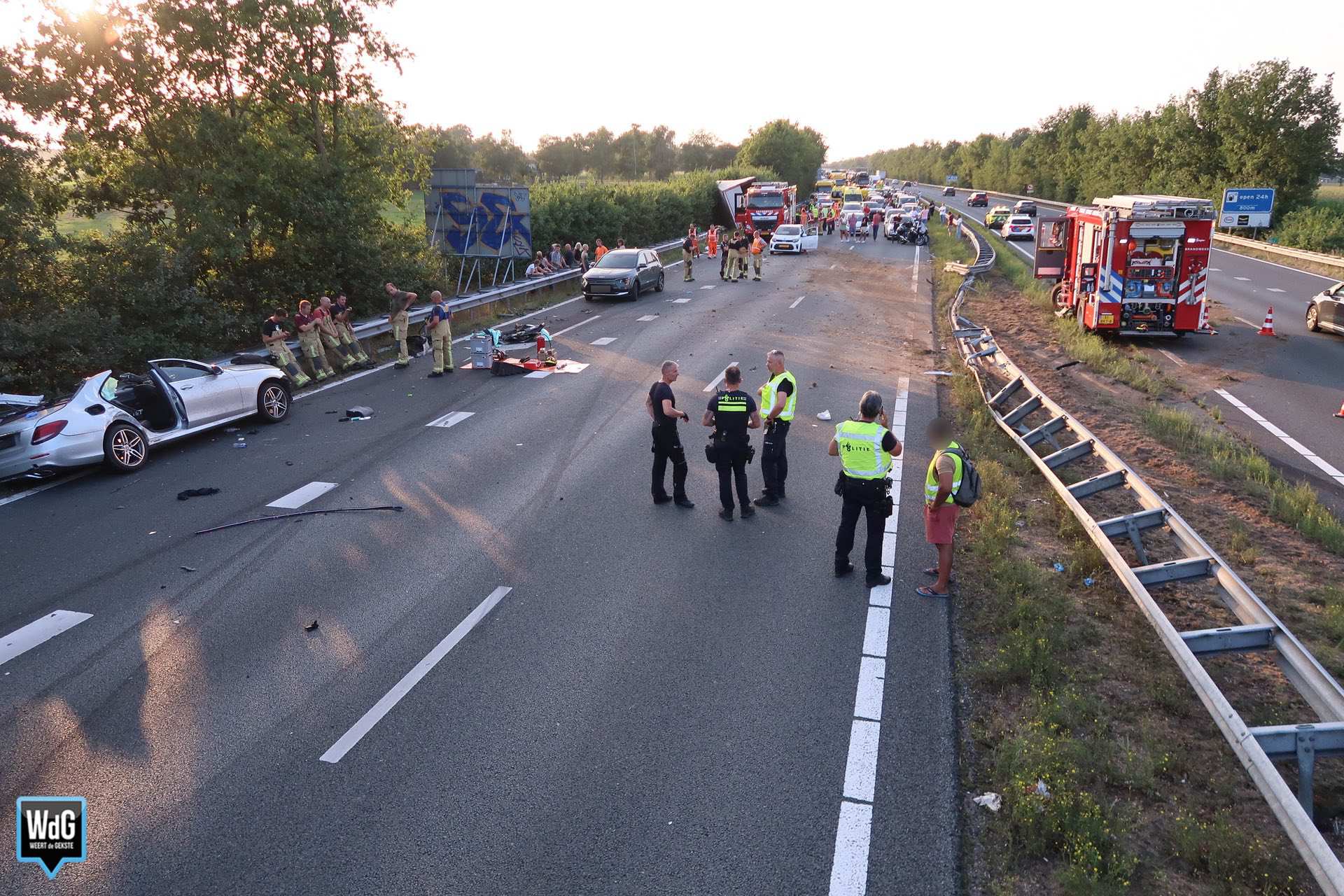Zwaar ongeval met vrachtwagen en auto's op A2 Maarheeze