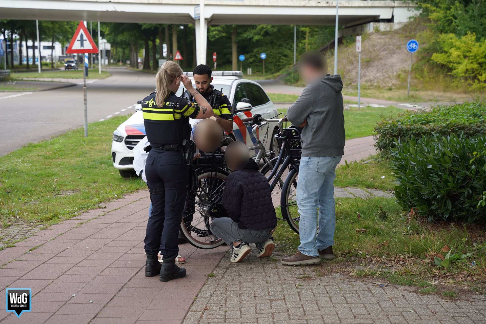 Doorrijder na ongeval met fietsster op Graafschap Hornelaan