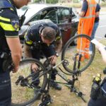 Fietser botst tegen geparkeerde auto op Sint Maartenslaan