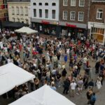 Dansliefhebbers genieten van Open Air Salsa in Weert