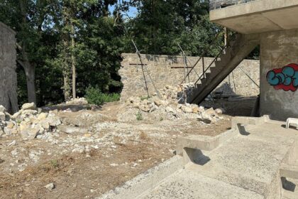 Vandalen richten schade aan bij openluchttheater De Lichtenberg