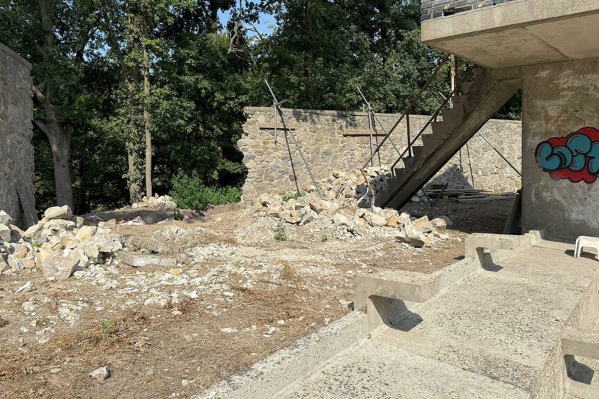 Vandalen richten schade aan bij openluchttheater De Lichtenberg