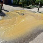 Wederom waterleiding gesprongen in Beatrixstraat in Nederweert