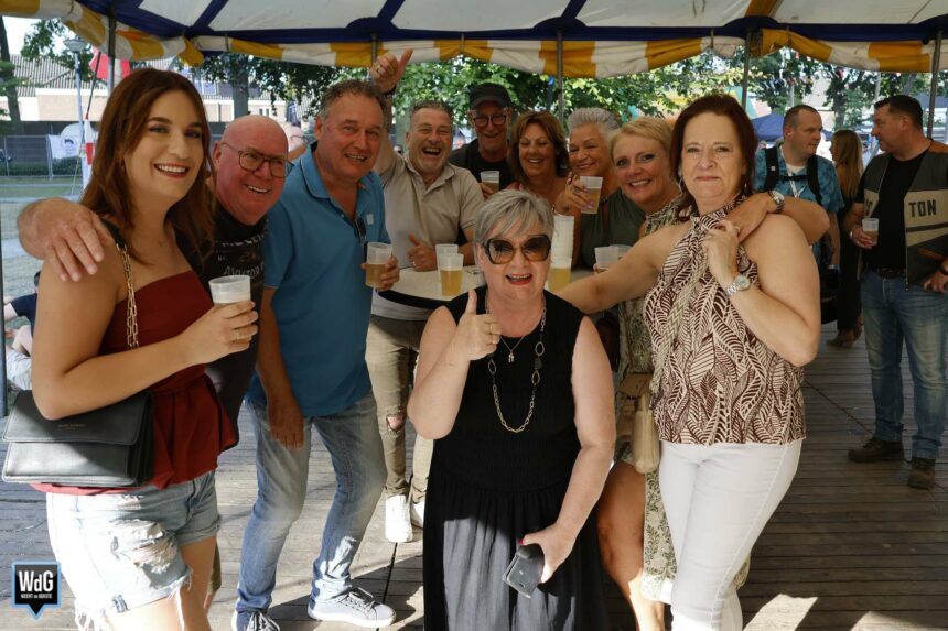 Fatimapark vol gezelligheid op zonnige slotdag Zomerfeest Fatima