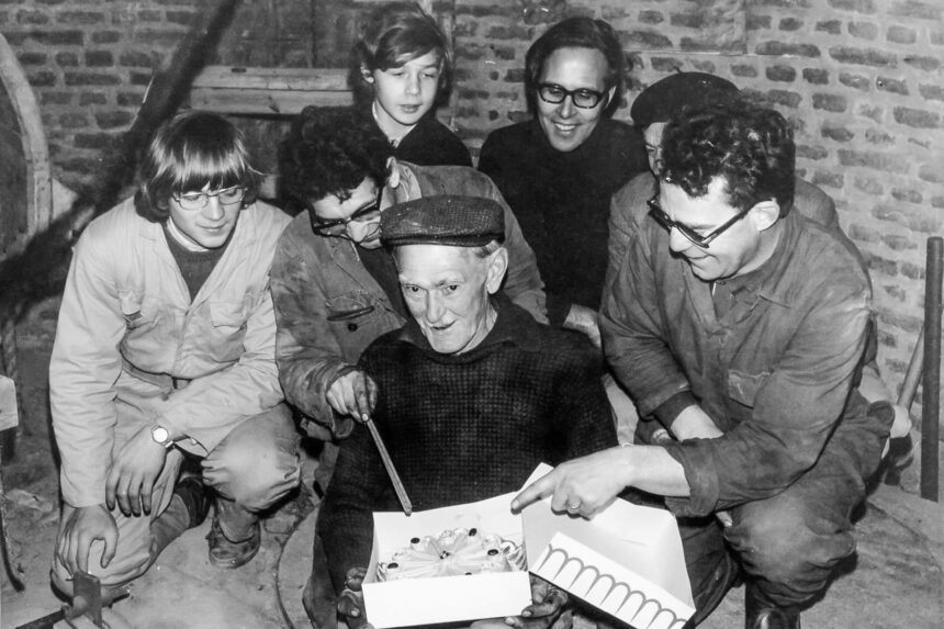 1972 Lei van de Winkel met taart (Foto: Archief Molenstichting Limburg)